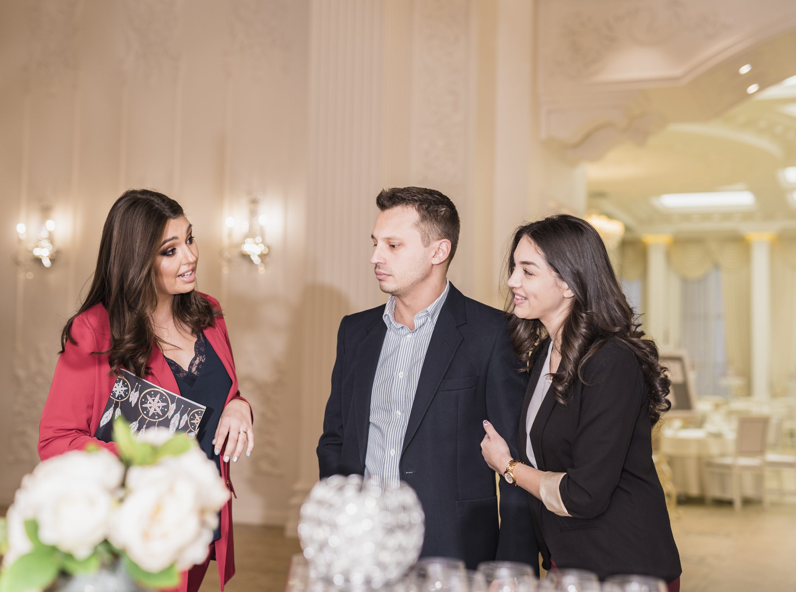 event-manager-couple-talking